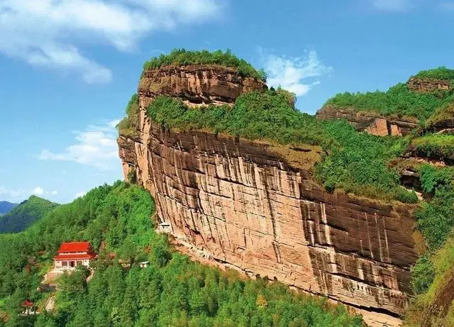 赣州的第一名山是什么山?在哪