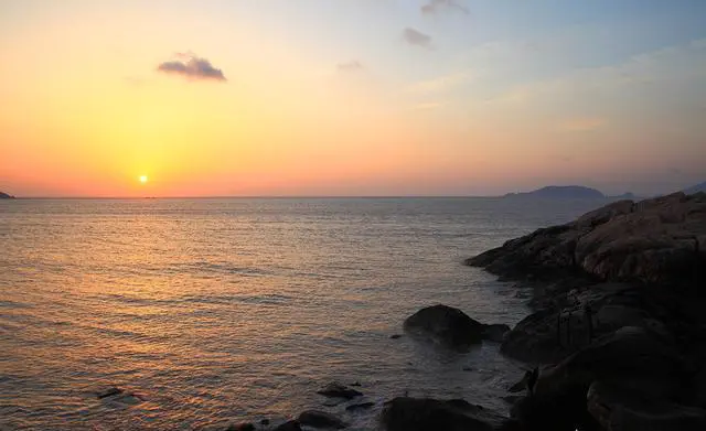 象山和普陀山哪个好玩？