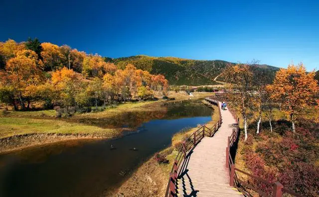 云南香格里拉很美吗,适合什么时候去?