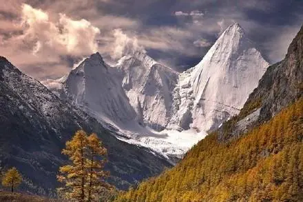 谁可以给我讲讲稻城亚丁怎么样,建议啥的?