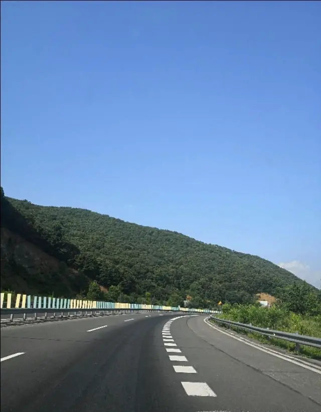 “自驾游”应注意哪些安全问题？怎样安排才能游得惬意？