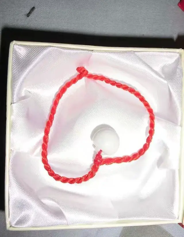 旅游区的商品都比别的地方贵,你买过哪些物品?有什么看法?