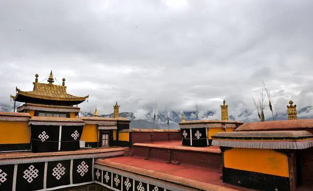 拉萨布达拉宫旅游攻略