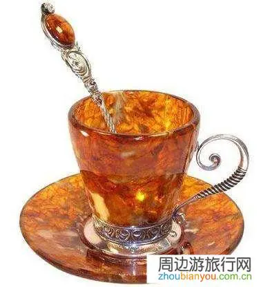 去俄罗斯旅游,给姐妹带什么礼物比较合适?最好是精致一点的?