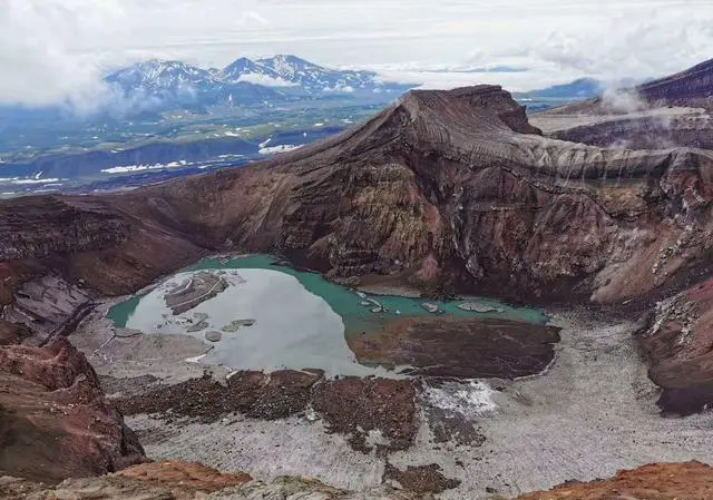 想从哈尔滨出发游览俄罗斯的远东地区,除了海参崴还有其他哪些值得一去的城市?