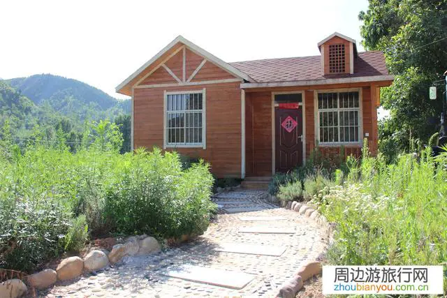 这个季节适合去哪里旅游？