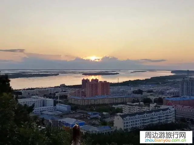 能分享一下你拍摄的美丽日出照片和你当时的拍摄感悟吗?