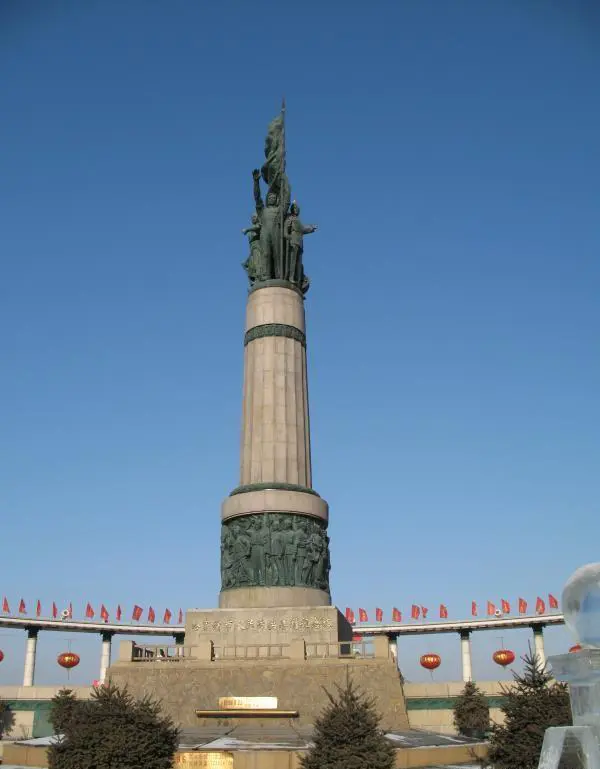 湖南理科女，想去哈尔滨工程大学，父母因为又远又冷天气干燥严厉反对，我该怎么说服他们？