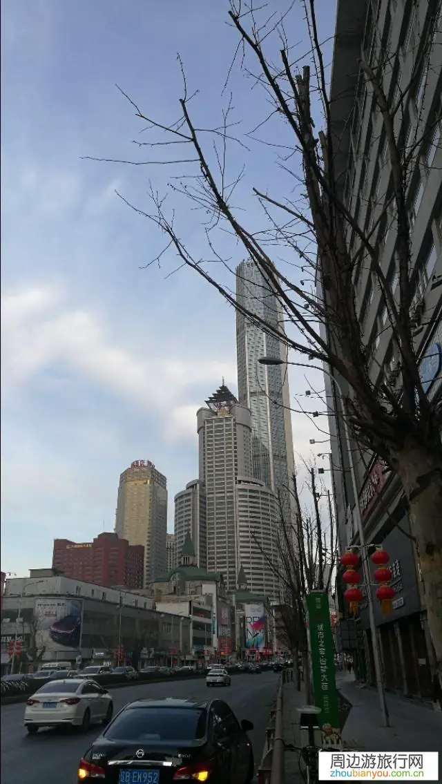 今年春运高速为什么感觉这么堵呢？有的路段竟然堵上百公里？