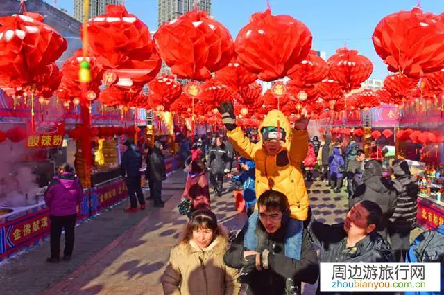 一个离婚的女人不想回娘家过年，去旅游会感觉到很凄凉吗？