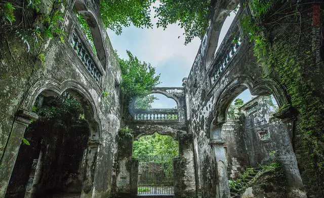 有哪些风景不错而且海鲜性比价高的城市可以推荐？