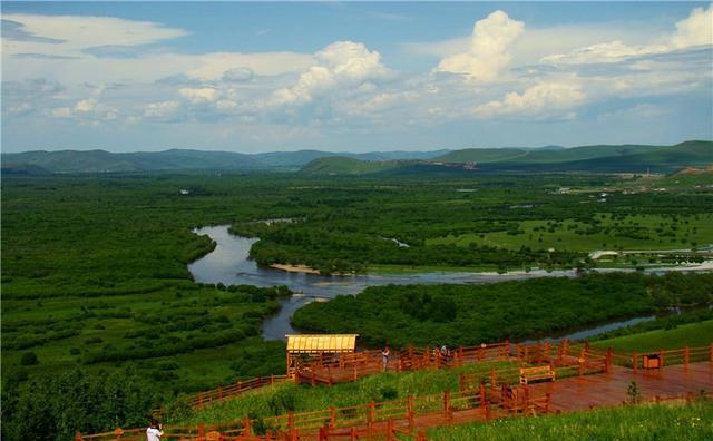 想带家人去草原自驾游，沈阳出发，推荐下一星期的路线？
