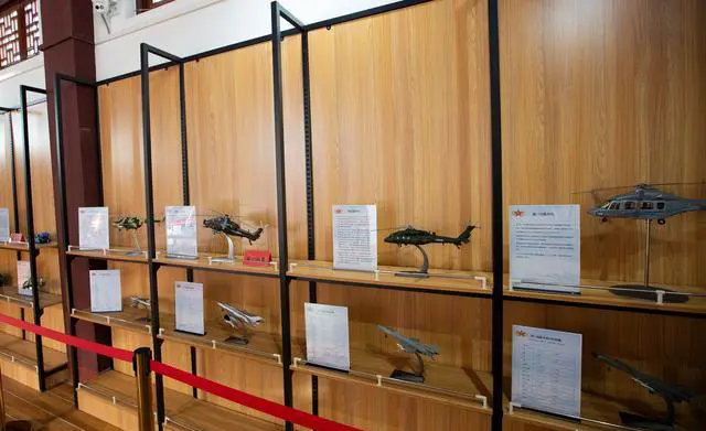 武汉木兰草原和木兰水镇哪个好玩？