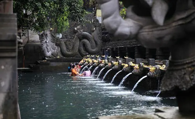 出国旅行时,发现当地景点与网上照片相差太大是种怎样的体验?