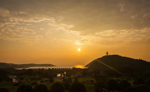 象山松兰山沙滩在哪？