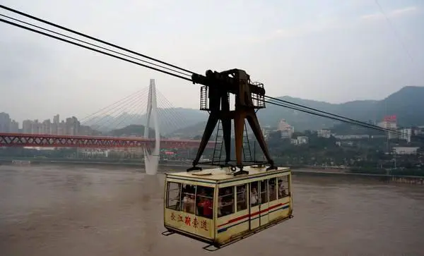 四个人去重庆玩两天行程该怎么安排？