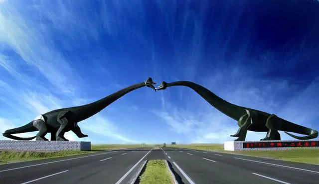 从锡林郭勒到二连浩特有条国道331开车好走吗？