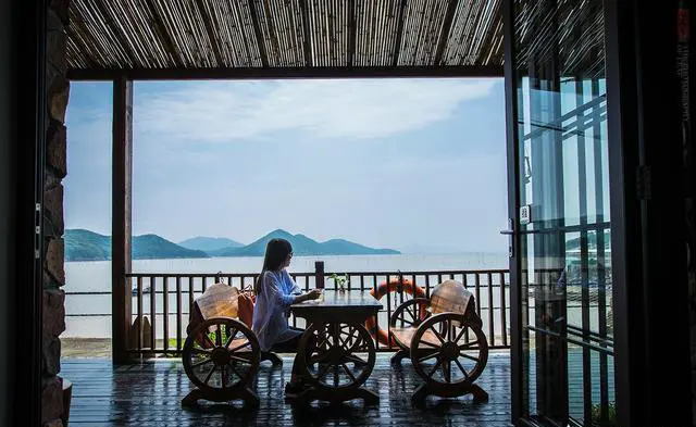 你住过的有特色的民宿是什么样子的？