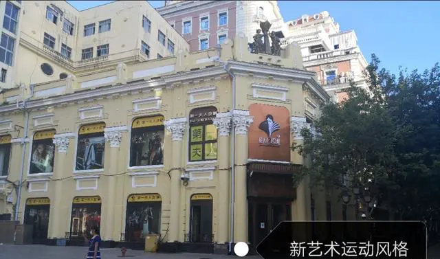 首批「全国示范步行街」获确认，南京夫子庙、杭州湖滨路、重庆解放碑上榜，还有哪些步行街值得提名？