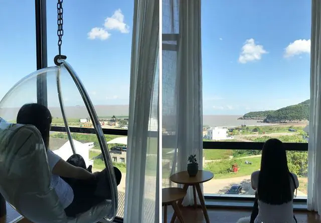 国庆出游，哪些地方值得我们自驾去，求一个人少的路线？