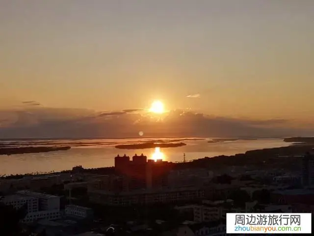 能分享一下你拍摄的美丽日出照片和你当时的拍摄感悟吗?