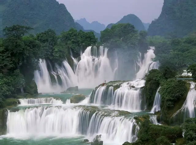 去德天大瀑布，怎么游玩比较好？