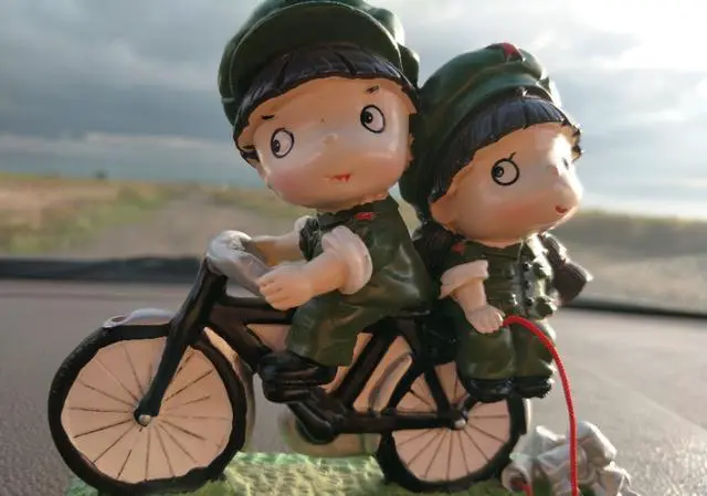 自驾游,两家四人开自己的车,费用如何分摊合理?