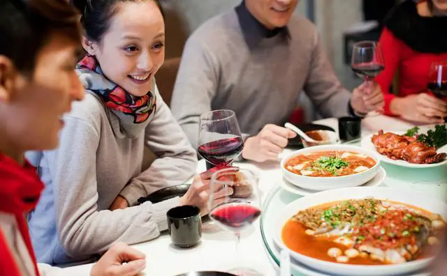 忤逆父母远嫁非洲，今回国求父母支助无果，什么办法可重获亲情？