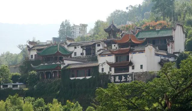 长江三峡有哪些景点？