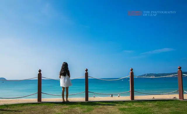 带十个月的宝宝还有老人一起去三亚，海棠湾和亚龙湾哪个更合适？