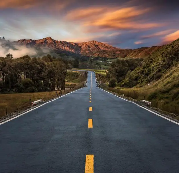 退休后老人自驾游有哪些优势和弊端，需要注意哪些问题？