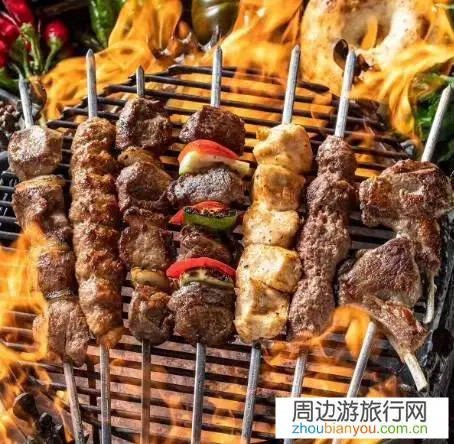 两个女学生冬天去哈尔滨旅游四五天左右，大概要花多少钱？