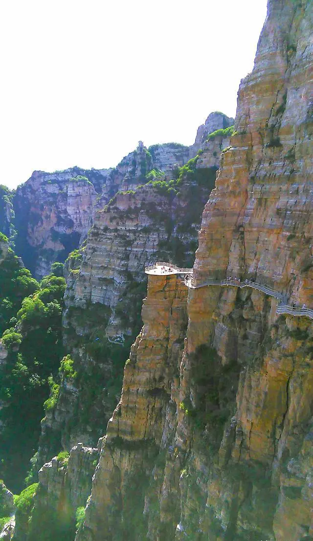 周末想去散心，保定周边有什么不错的地方推荐？