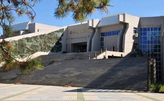 你所在的省有哪些红色旅游景点，可以把你去过的地方给大家介绍一下吗？