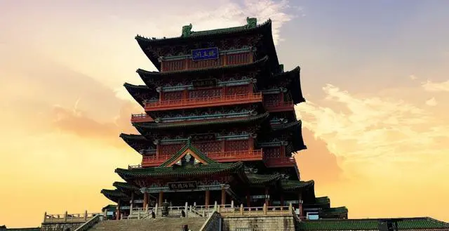 腾王阁和黄鹤楼哪个出名？