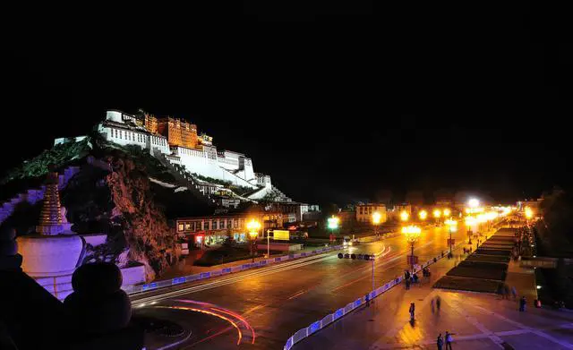 拉萨布达拉宫旅游攻略