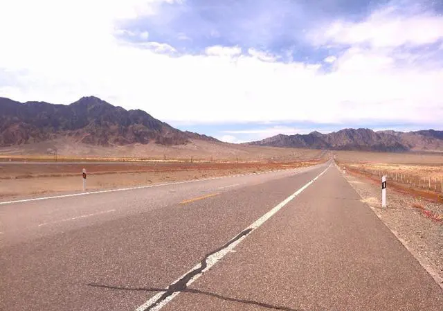 自驾旅游带朋友的妻子一起去合适吗?为什么?