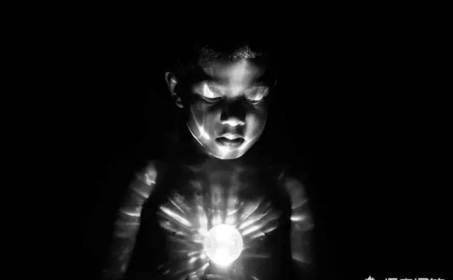 现实存在黑白色的景色吗？