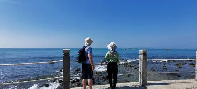 由于口罩人们出行减少，这个十一长假你会外出旅行吗？