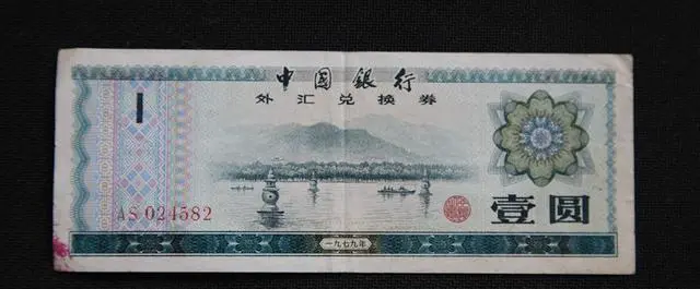 三潭印月有什么特色？