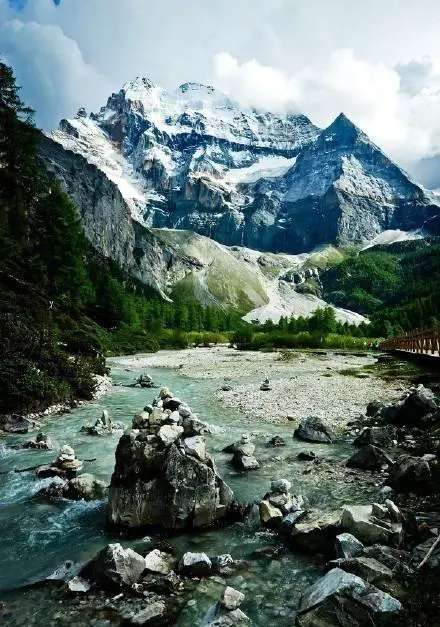 谁可以给我讲讲稻城亚丁怎么样,建议啥的?