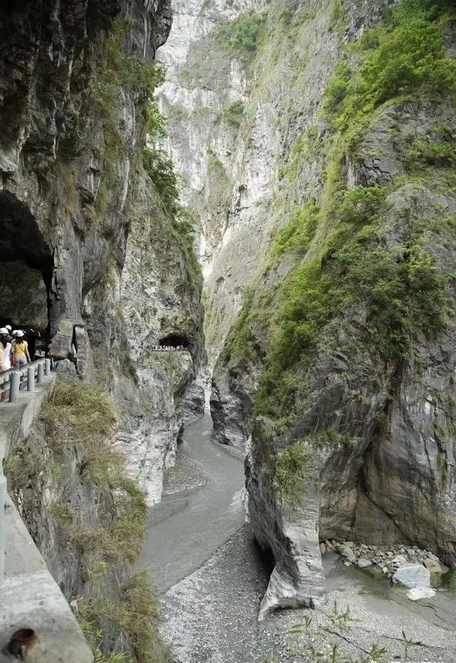 退休的中老年朋友出去旅游的话,有哪些地方推荐?