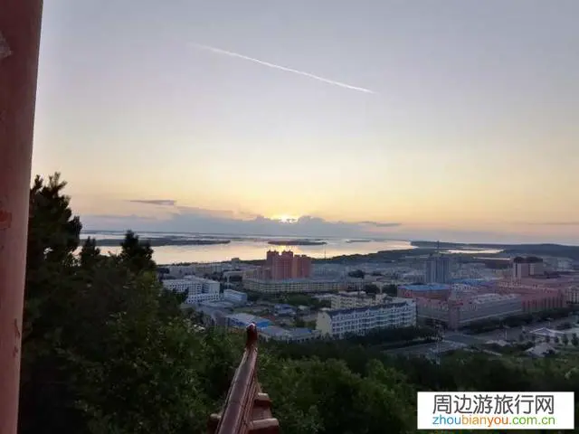 能分享一下你拍摄的美丽日出照片和你当时的拍摄感悟吗?