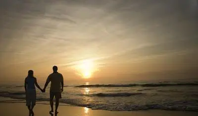 自驾旅游带朋友的妻子一起去合适吗?为什么?