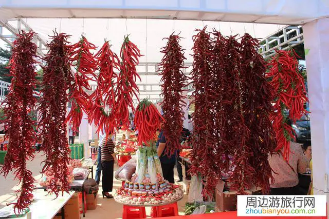 旅游过程中：去买当地的特产但价格比网上贵好多，这算欺骗吗？