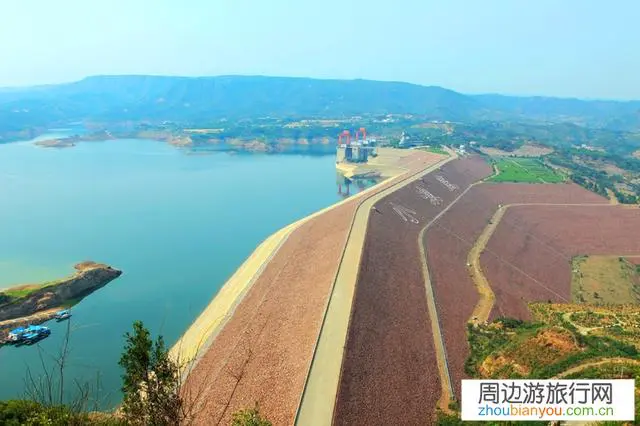 想去洛阳玩两三天，从郑州过去，两个女生，旅游路线有哪些推荐？