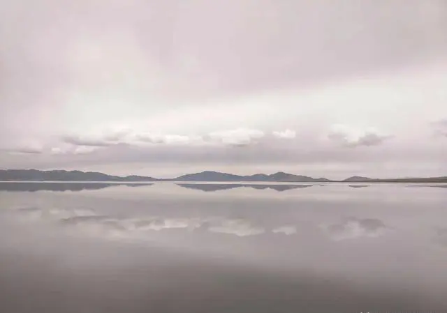 去茶卡盐湖旅游时刚好下雨，这是一种什么体验？