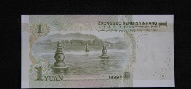 三潭印月有什么特色？