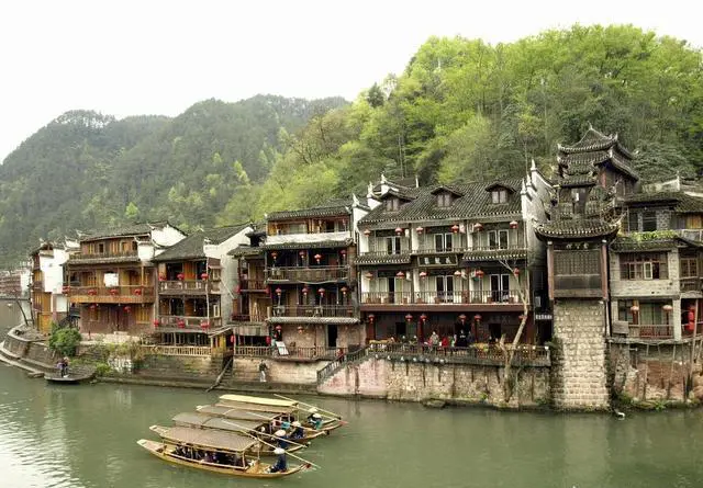 有哪些适合小长假自驾游的景点？