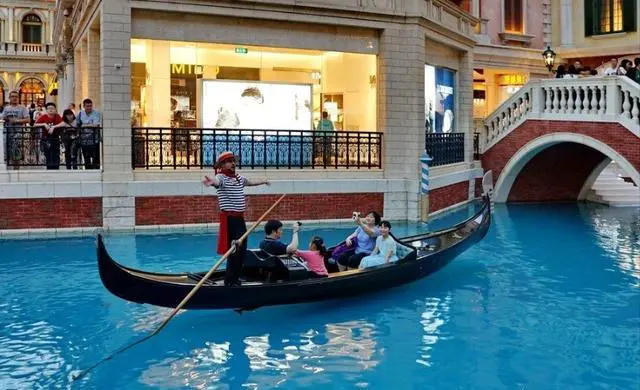 在外边旅游要住宾馆需要怎么做？怎么入住酒店